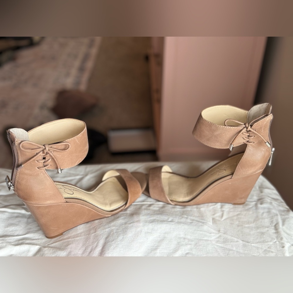 Jessica Simpson Tan Wedges